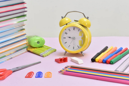 学校用品与文具用品 学生学习的得力助手